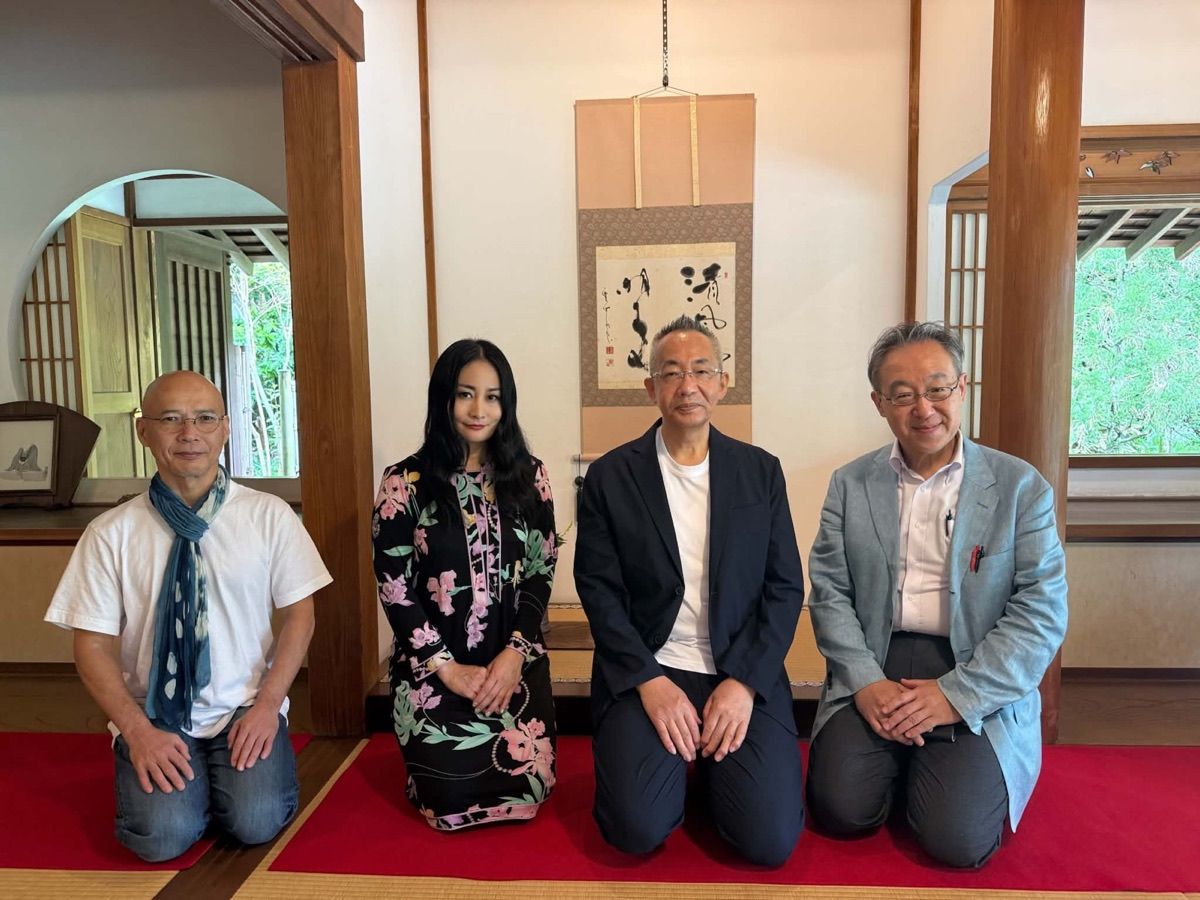 浄明寺で並ぶみ〜ちゃん、中嶋晃子さん、大坂巌先生、東郷俊宏先生